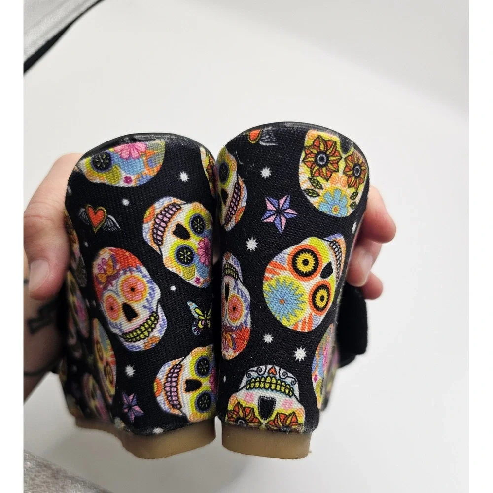 Unbranded sugar skull